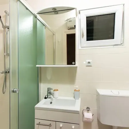 Nice 2 Floors 2 Bathroom In Center * Сплит