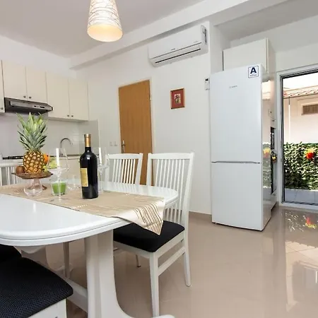 Nice 2 Floors 2 Bathroom In Center Appartement Split