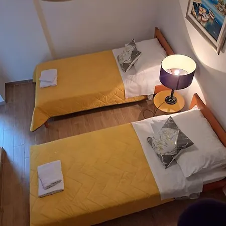 Nice 2 Floors 2 Bathroom In Center * Сплит